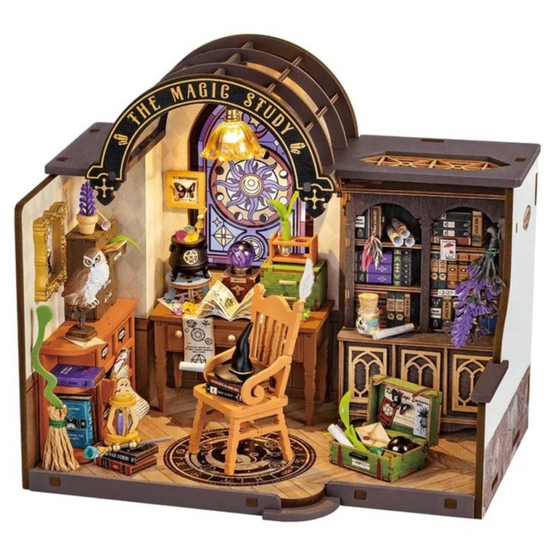 The Magic Study - 3D Miniature Scene