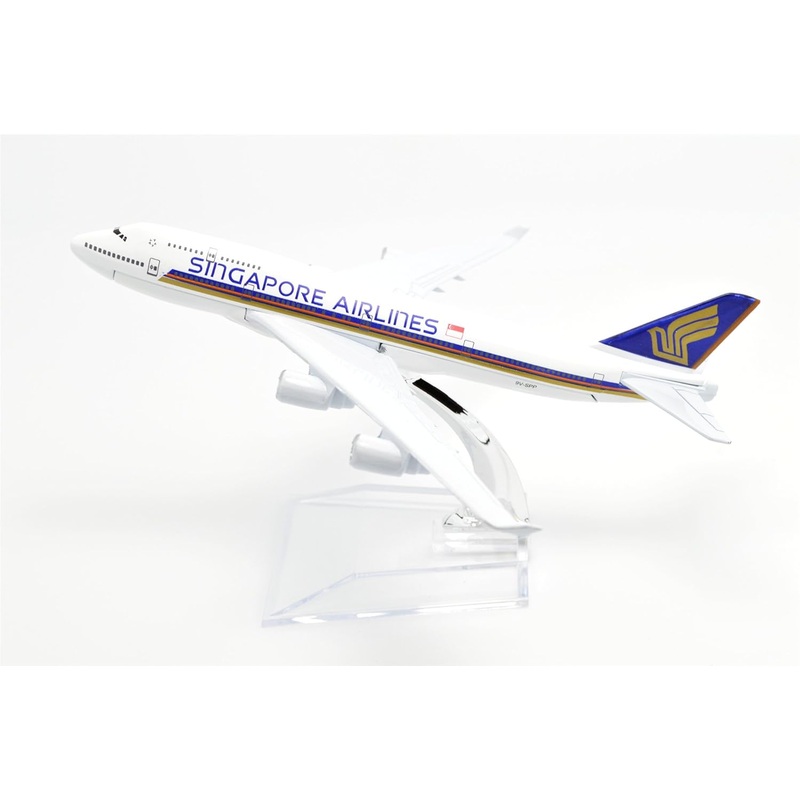 Collectible 1:400 Scale Aircraft Model Airplane  Singapore Airlines B747 (16 cm)