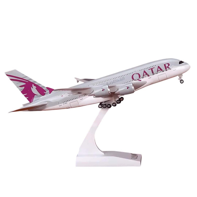 Diecast Collectible 1:250 Scale Model Airplane  Qatar Airways Airbus A380