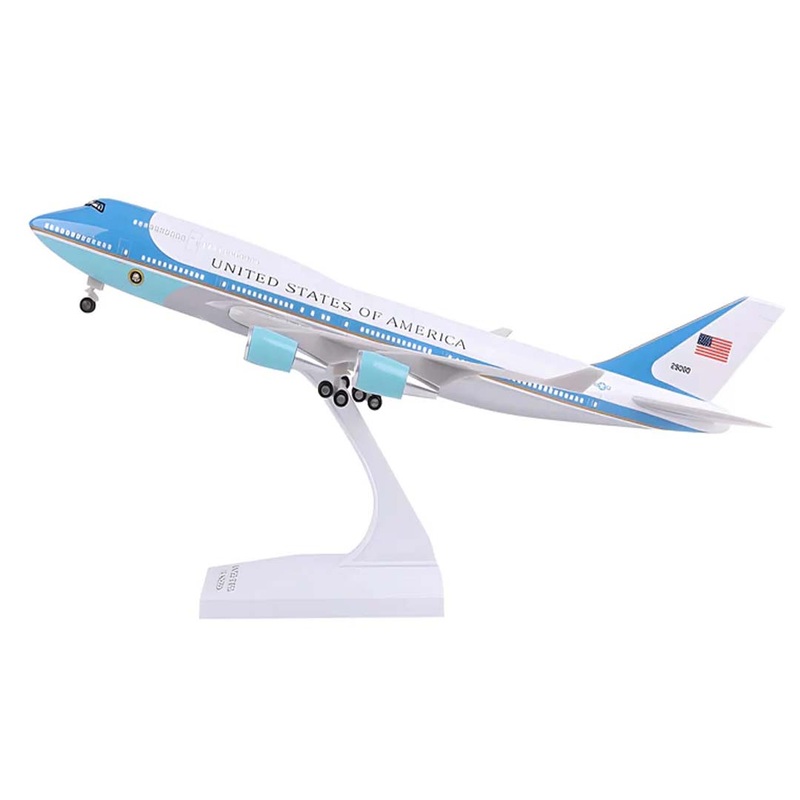 Diecast Collectible 1:250 Scale Model Airplane With Light & Sound   United States Of America B747 AF1