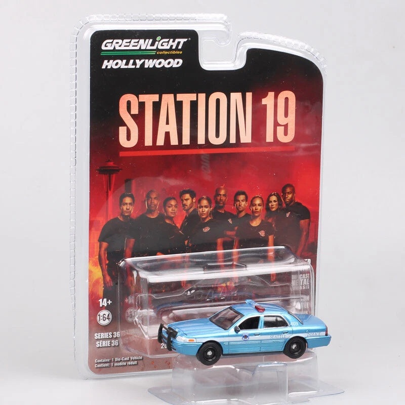 Greenlight Hollywood  Station 19: 2001 Ford Crown Victoria Police Interceptor (1:64 Scale Die-Cast)