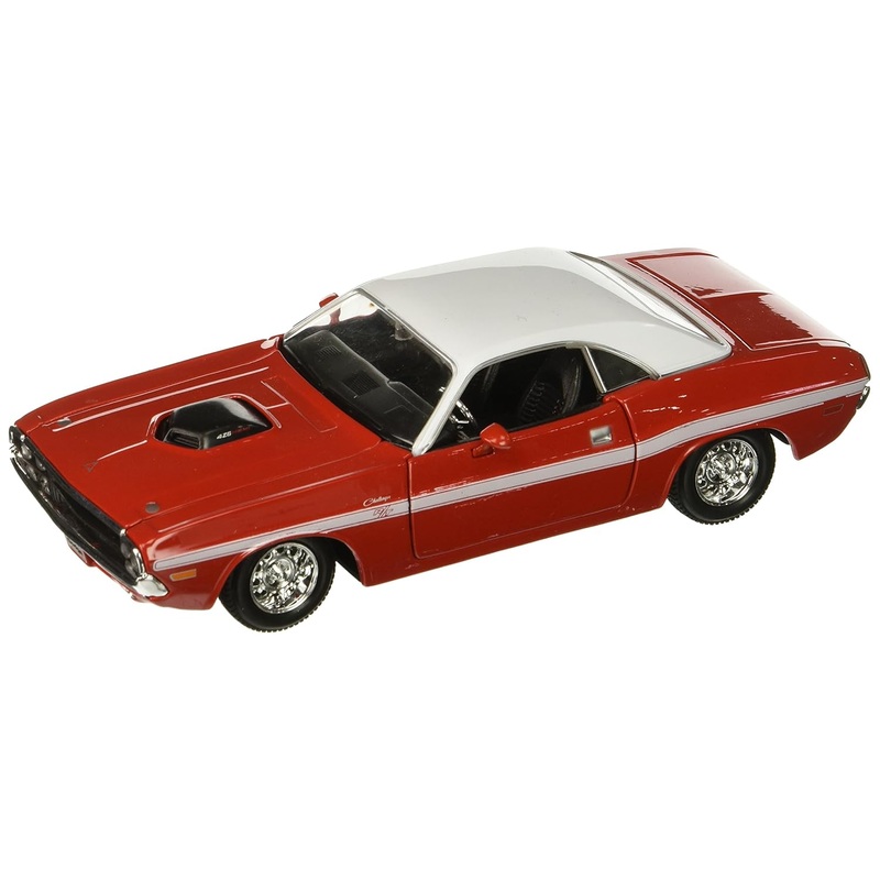 1970 Dodge Challenger R/T, Red Maisto 31263 1/24 Scale Diecast Model Toy Car