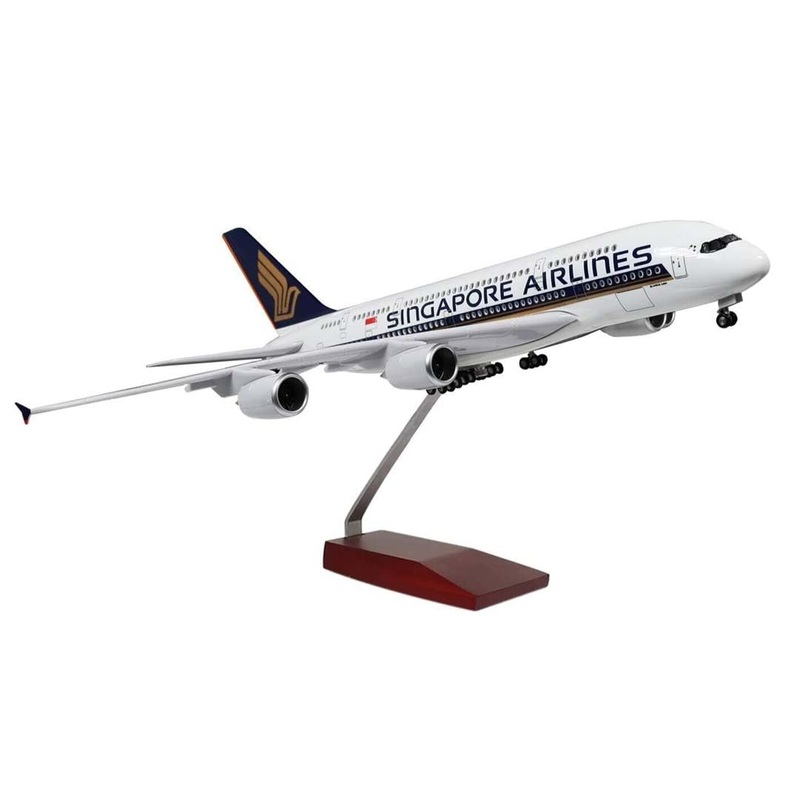 Singapore Airlines A380 |9V SPD Aircraft LED Lit - Diecast Airplane 1/130 Plane Model Replica Toy Decor - 46 cm